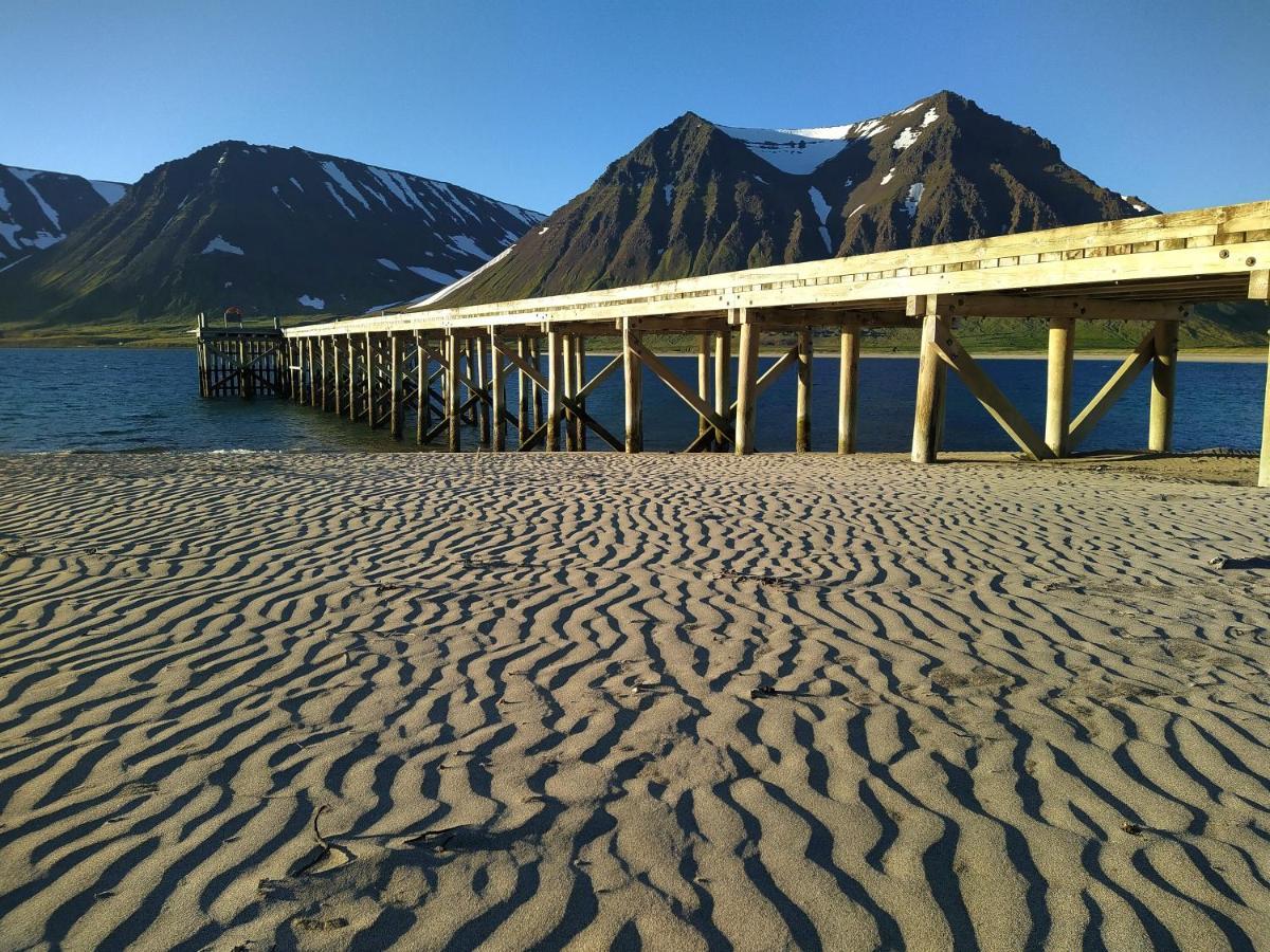 Flateyri Guesthouse エクステリア 写真